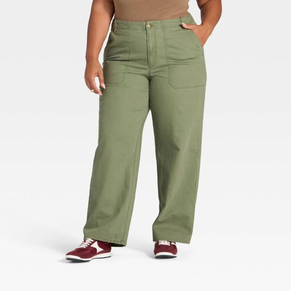 Women's Mid-Rise Straight Leg Cargo Pants - Universal Thread Green 24
